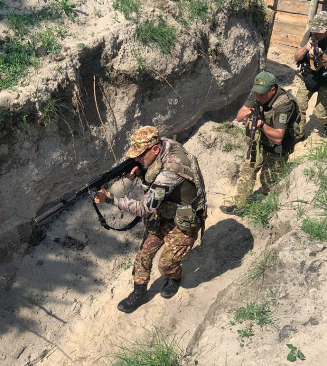 Інструктор зі США тренує прикордонників на Волині. ФОТО