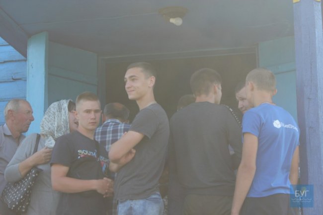 У селі на Волині конфлікт через церкву переріс у шарпанину. ВІДЕО