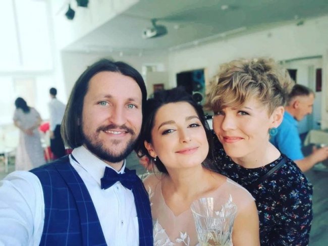 Поет із Волині одружився з тележурналісткою. ФОТО