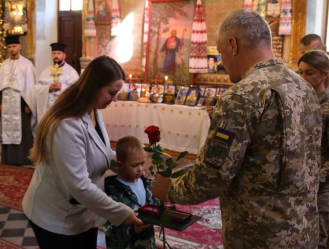 На Волині 13 родинам загиблих прикордонників вручили посмертні нагороди