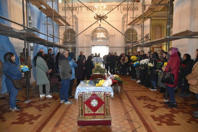 У Луцьку провели в останню путь військового Юрія Головача