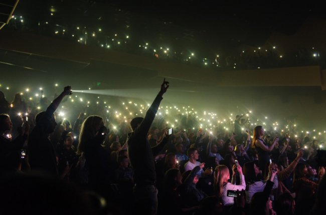 У луцькому «Промені» відгримів концерт гурту «The Hardkiss». ФОТО