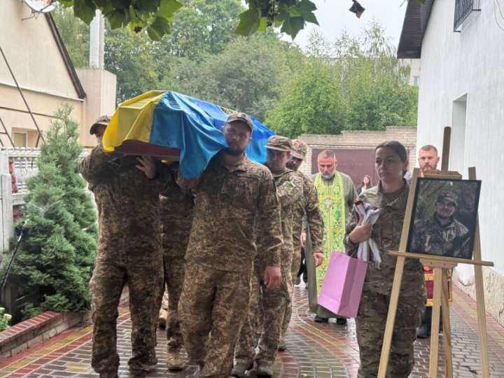 Служив з 18 років: у Луцьку попрощалися із Героєм Романом Григор’євим