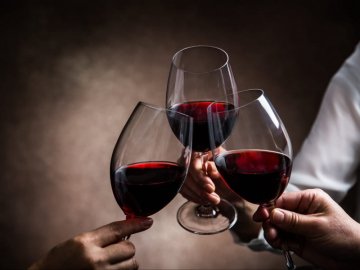 Чому вживати алкоголь перед сном небезпечно