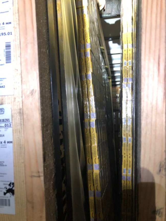  З Білорусі через Волинь у вантажівці везли замасковану контрабанду