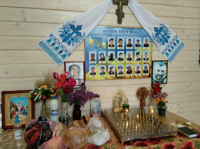 Волинська делегація побувала у Волновасі, щоб вшанувати загиблих на Сході військових