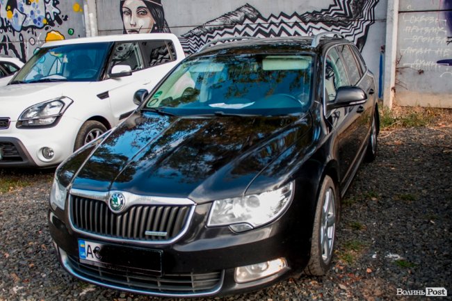 Від і до: скільки коштують машини на луцькому авторинку. ФОТО