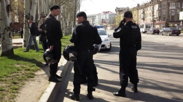 У Луганську вийшли на мітинг за єдність України. ФОТО