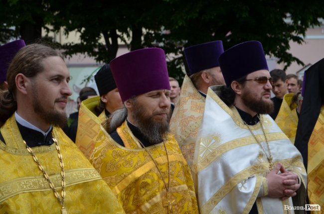 У Луцьку хресною ходою пройшли прихильники церкви Московського патріархату. ФОТО