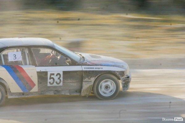 Під Луцьком відбулися автоперегони «ралі-крос». ФОТО