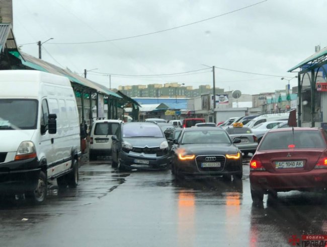 У Луцьку не розминулись дві іномарки. ФОТО