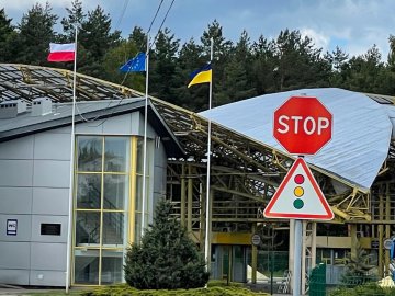 Протести польських перевізників тривають: на «Ягодині» в черзі – 1100 вантажівок