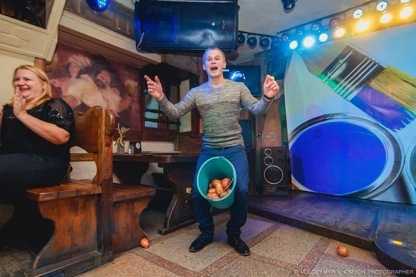 Як у Луцьку під час «Вечірки.UA» відбувалися «вибори». ФОТО