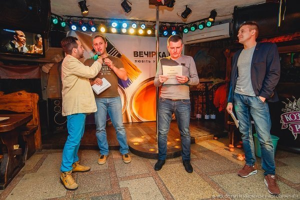 Як у Луцьку під час «Вечірки.UA» відбувалися «вибори». ФОТО