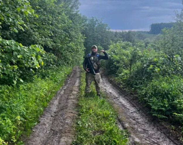 Старший сержант з Волині розповів, як від удару FPV врятували привідкриті двері «Хаммера»