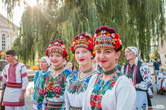 Як колоритні іноземці фестивалили у центрі Луцька. ФОТО