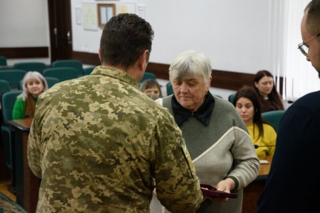 У Луцьку вручили державні нагороди родинам загиблих захисників. ФОТО