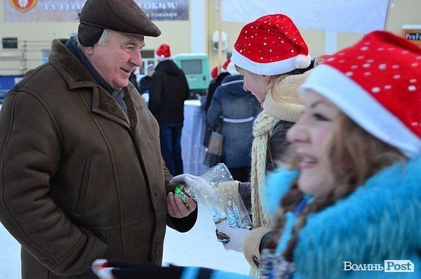 Центр Луцька окупували більше півсотні «Миколаїв». ФОТО