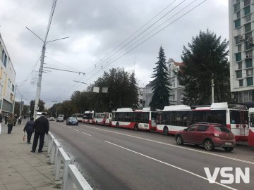 У Луцьку зупинилися тролейбуси. ФОТО