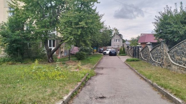 У Луцьку на Теремнівській затримали чоловіка зі зброєю