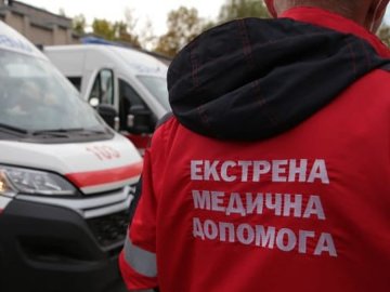 У Кремінній росіяни обстріляли авто з цивільними і «швидку», яка їхала на порятунок