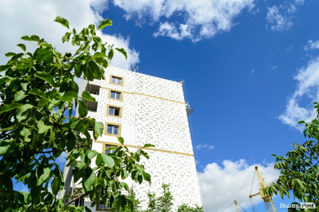 Роботи ні на мить не припиняються: як у Луцьку «росте» ЖК «Caramel Residence». ФОТО*