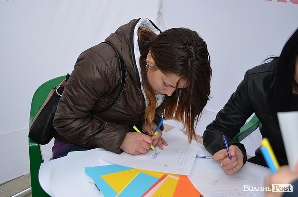 У Луцьку писали «листи Надії». ФОТО*