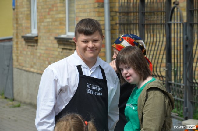 У «сонячній» кав’ярні в Луцьку започаткували власне свято, аби врятувати заклад від закриття. ФОТО