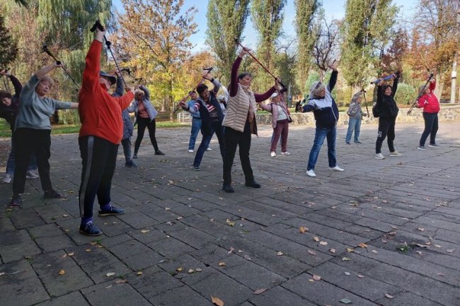 Для лучан похилого віку створили клуб скандинавської ходьби