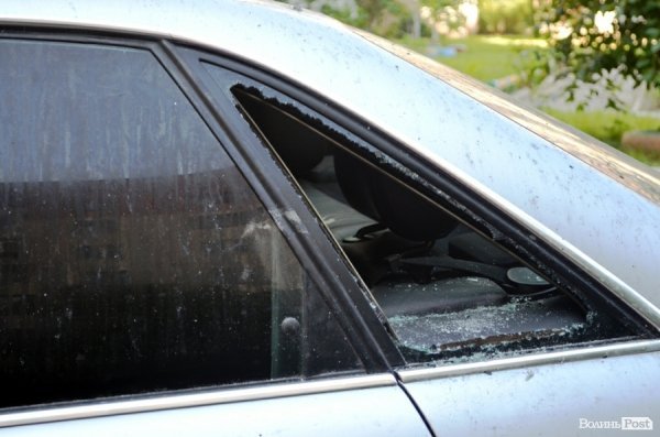 У Луцьку згорів автомобіль. ФОТО