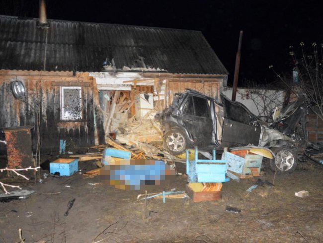 BMW-Х5 влетів у будинок на Ковельщині: деталі смертельної ДТП. ФОТО