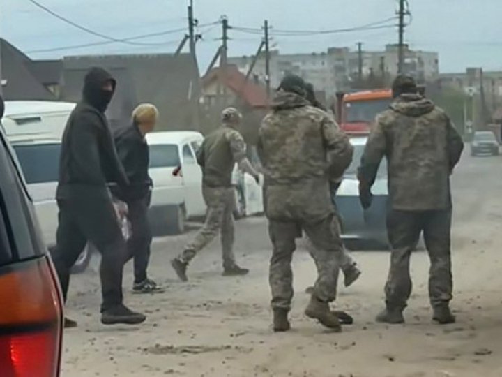 У місті на Волині цивільні побилися з працівниками ТЦК