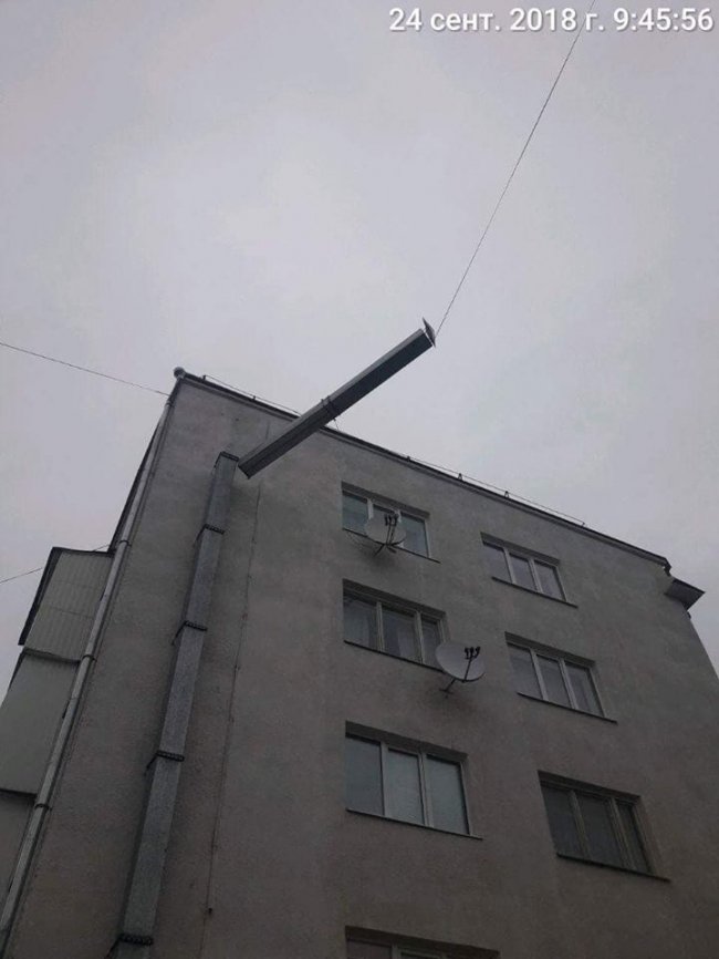 У Луцьку муніципали виявили небезпечну трубу