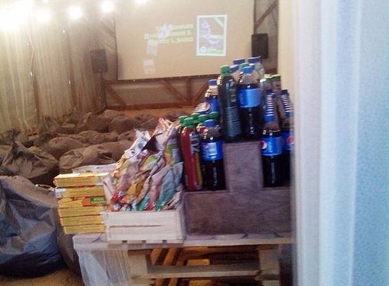 У селі Світязь поліцейські викрили підпільний кінотеатр. ФОТО