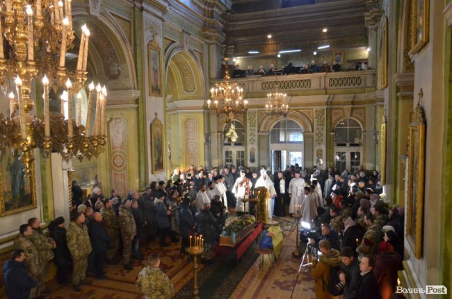 Загинув у день народження: Луцьк попрощався з воїном Віктором Лахаєм. ФОТОРЕПОРТАЖ