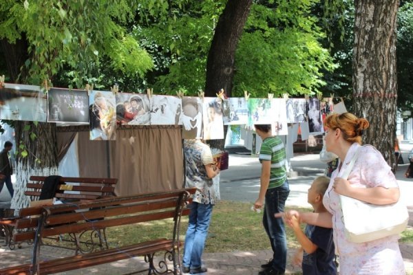 У центрі Луцька ‒ фотовиставка в сквері. ФОТО