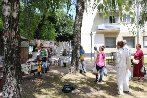 У центрі Луцька ‒ фотовиставка в сквері. ФОТО