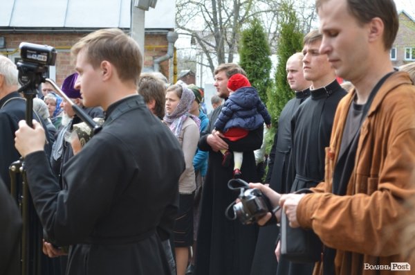 У Луцьк привезли мощі двох святих. ФОТО