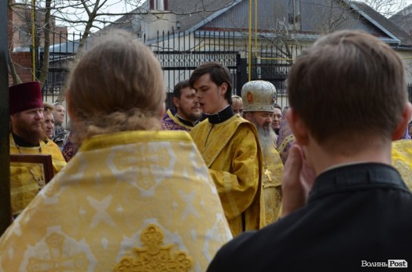 У Луцьк привезли мощі двох святих. ФОТО