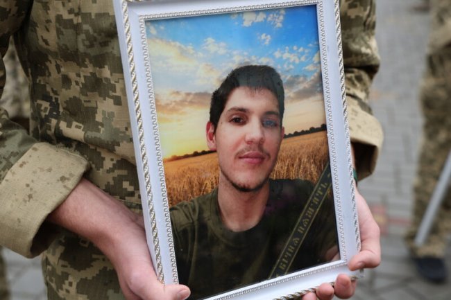 Обірвані війною життя: у Луцьку попрощалися з трьома Героями
