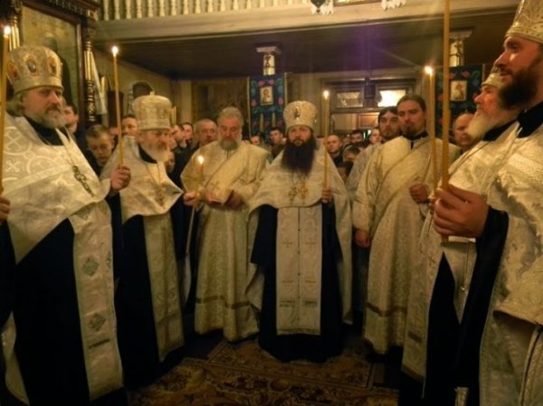 У храмах розпочалися різдвяні богослужіння. ФОТО