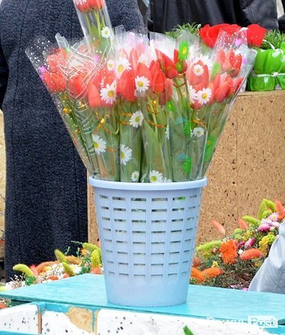 У Луцьку перед 8 Березня квіти подорожчали вдвічі