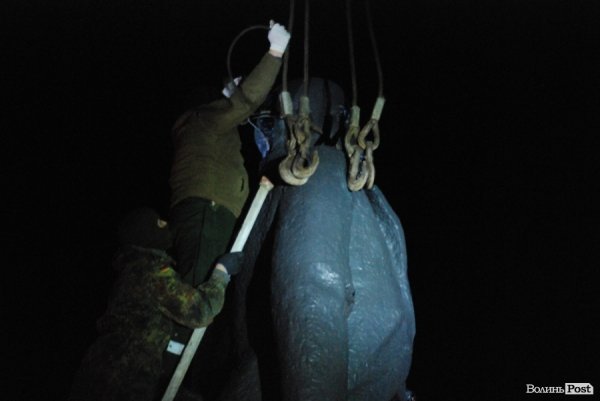 Як Волинь позбулася маневицького Леніна. ФОТО