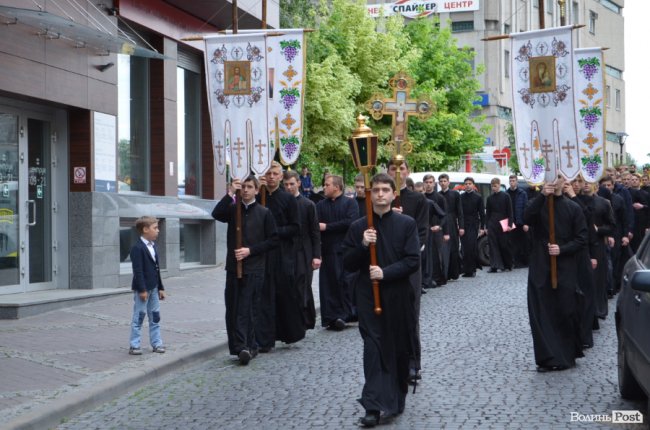 У Луцьку хресною ходою пройшли прихильники церкви Московського патріархату. ФОТО