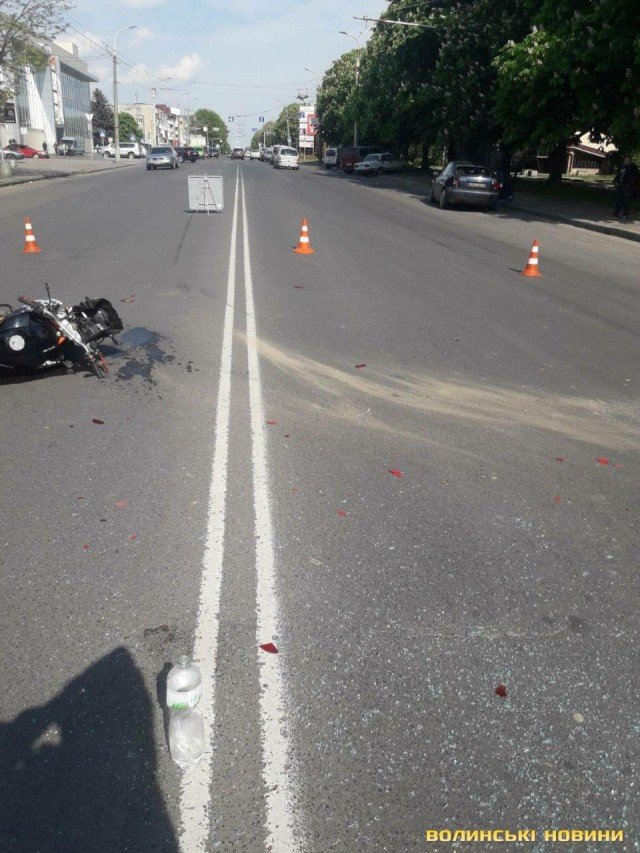 Помер 24-річний мотоцикліст, якого збив легковик у Луцьку