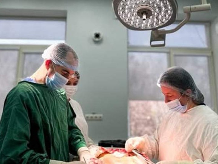 На Волині хірурги видалили пацієнту понад 30 доброякісних пухлин