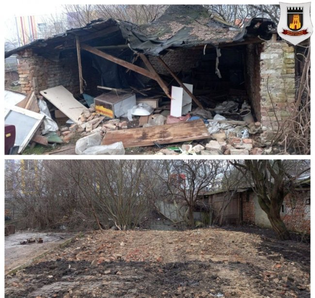 У Луцьку знесли напівзруйновану будівлю напроти міськради. ФОТО