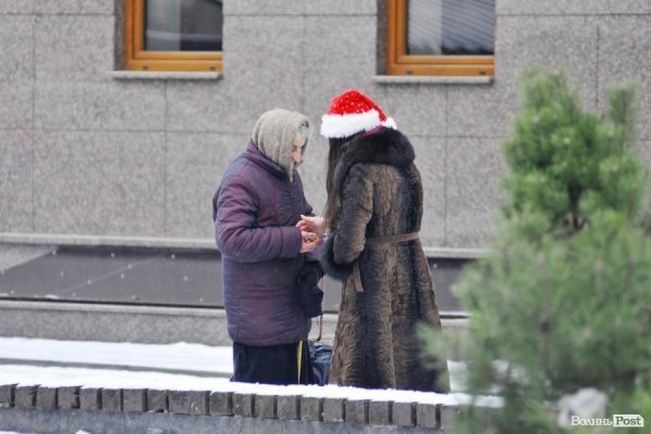 Луцьком пройшов парад помічників Святого Миколая