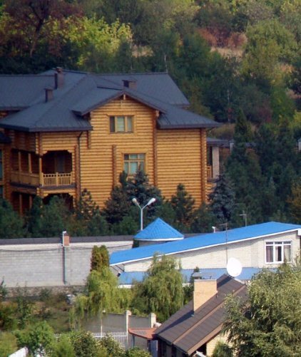 Як виглядають маєтки екс-президентів України. ФОТО