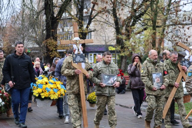 Луцьк у скорботі: попрощалися з Героями Ігорем Грабком та Андрієм Жуком
